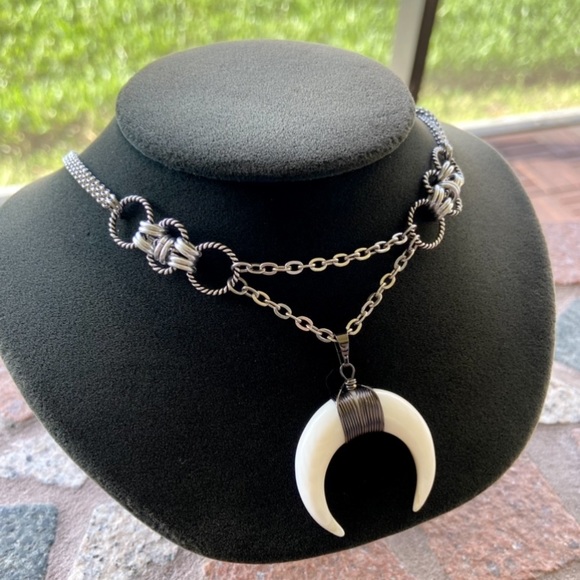 Mother of pearl up side down moon horns lunula maille handmade choker necklace - Picture 9 of 16
